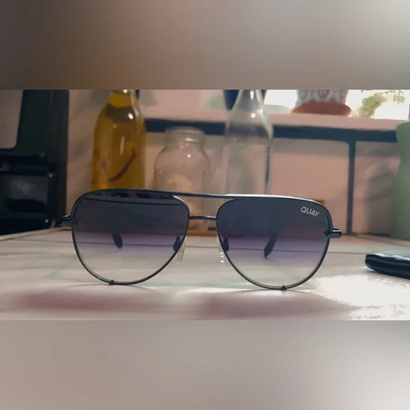 Quay Australia Black Gradient Glasses - Picture 3 of 7